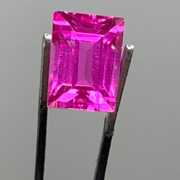 Elegant Pink Gemstone Sapphire - Picture 5 of 14